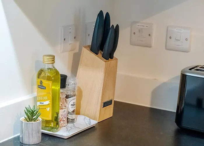 Luton Modern Serviced Accommodation For Contractors, Relocators, Professionals, Tourists And Students - Akugi Homes