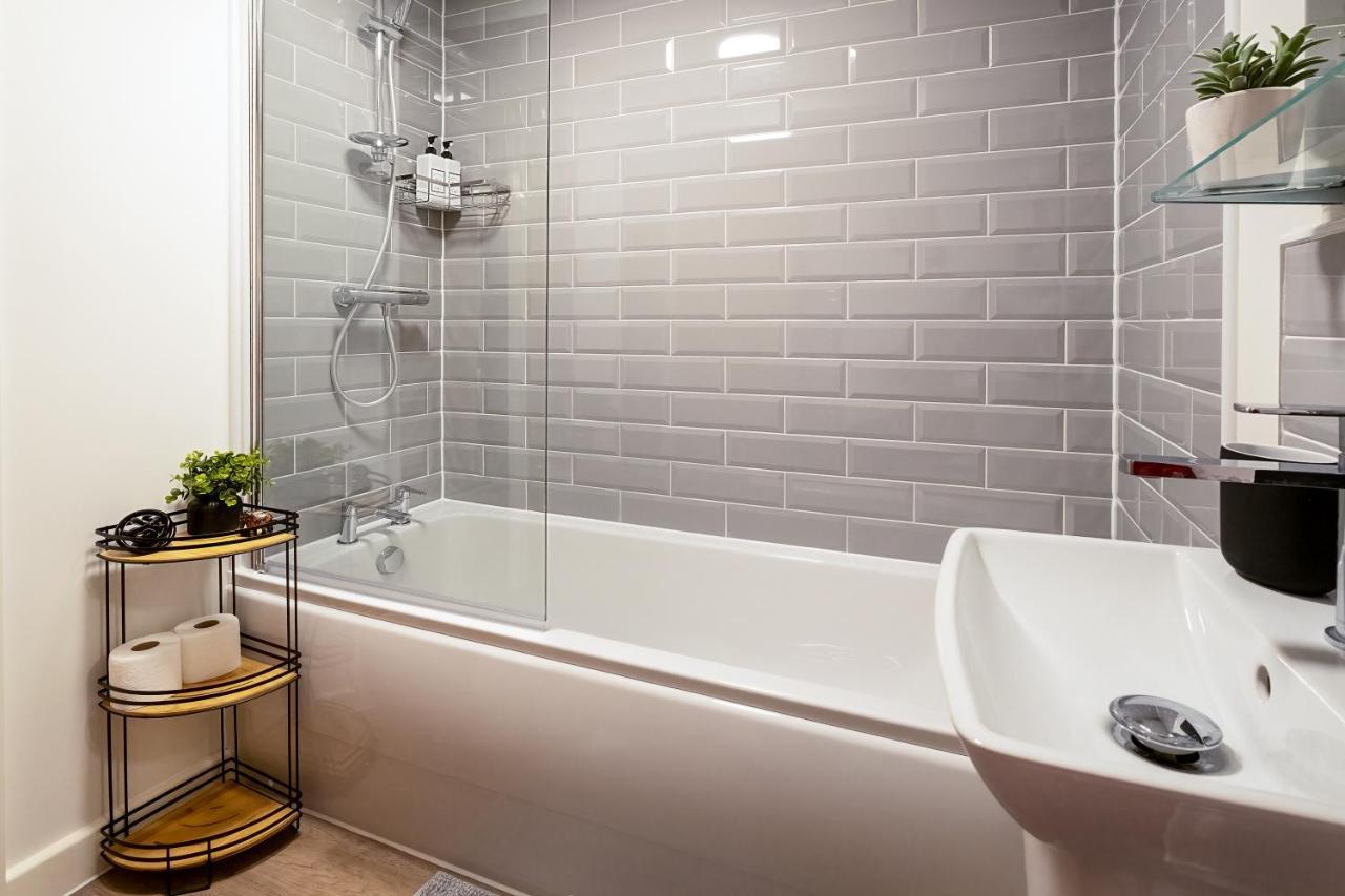 Akugi Homes: Modern Serviced For Luton (Bedfordshire)